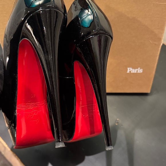 Christian Louboutin Glossy Black Peep Toe Heels - Picture 4 of 8